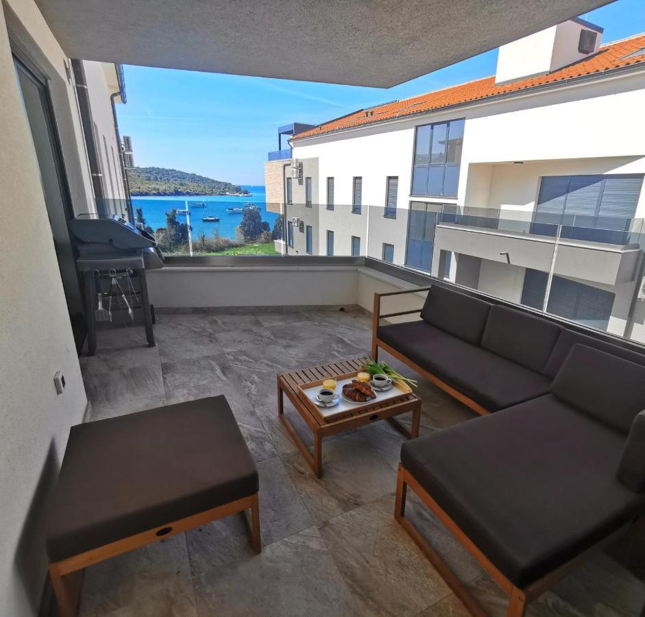 Black Pearl - Luxury Seaside App With Pool & Bbq, Istra Banjole Exterior foto