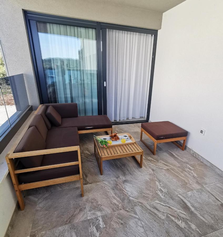 Black Pearl - Luxury Seaside App With Pool & Bbq, Istra Banjole Exterior foto