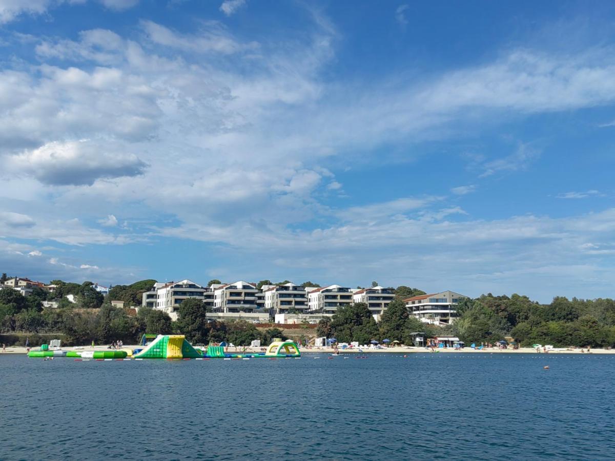 Black Pearl - Luxury Seaside App With Pool & Bbq, Istra Banjole Exterior foto
