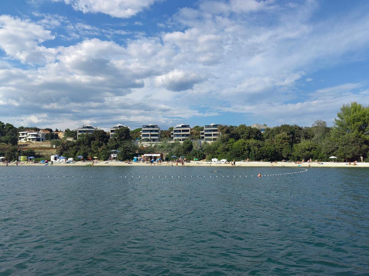 Black Pearl - Luxury Seaside App With Pool & Bbq, Istra Banjole Exterior foto